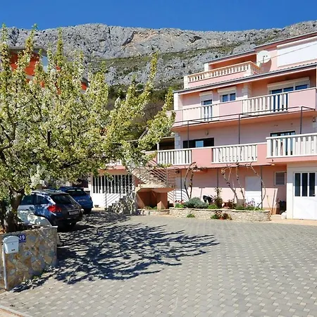 Villa Family In With Pool Solin