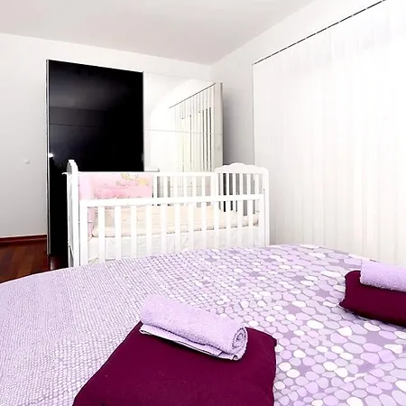 ヴィラ Family In With Pool