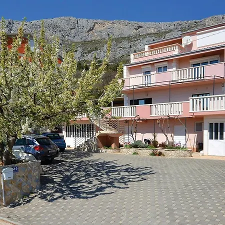 Villa Family In With Pool Solin